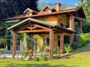 The comfortable house with big pool in the center of Mergozzo